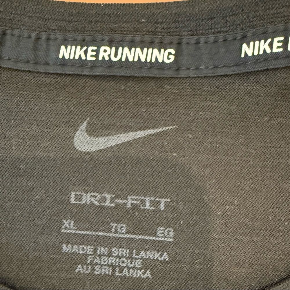 NWOT Nike Dri-FIT Miler NYC Short Sleeve Running Top Black Men’s - Picture 14 of 14
